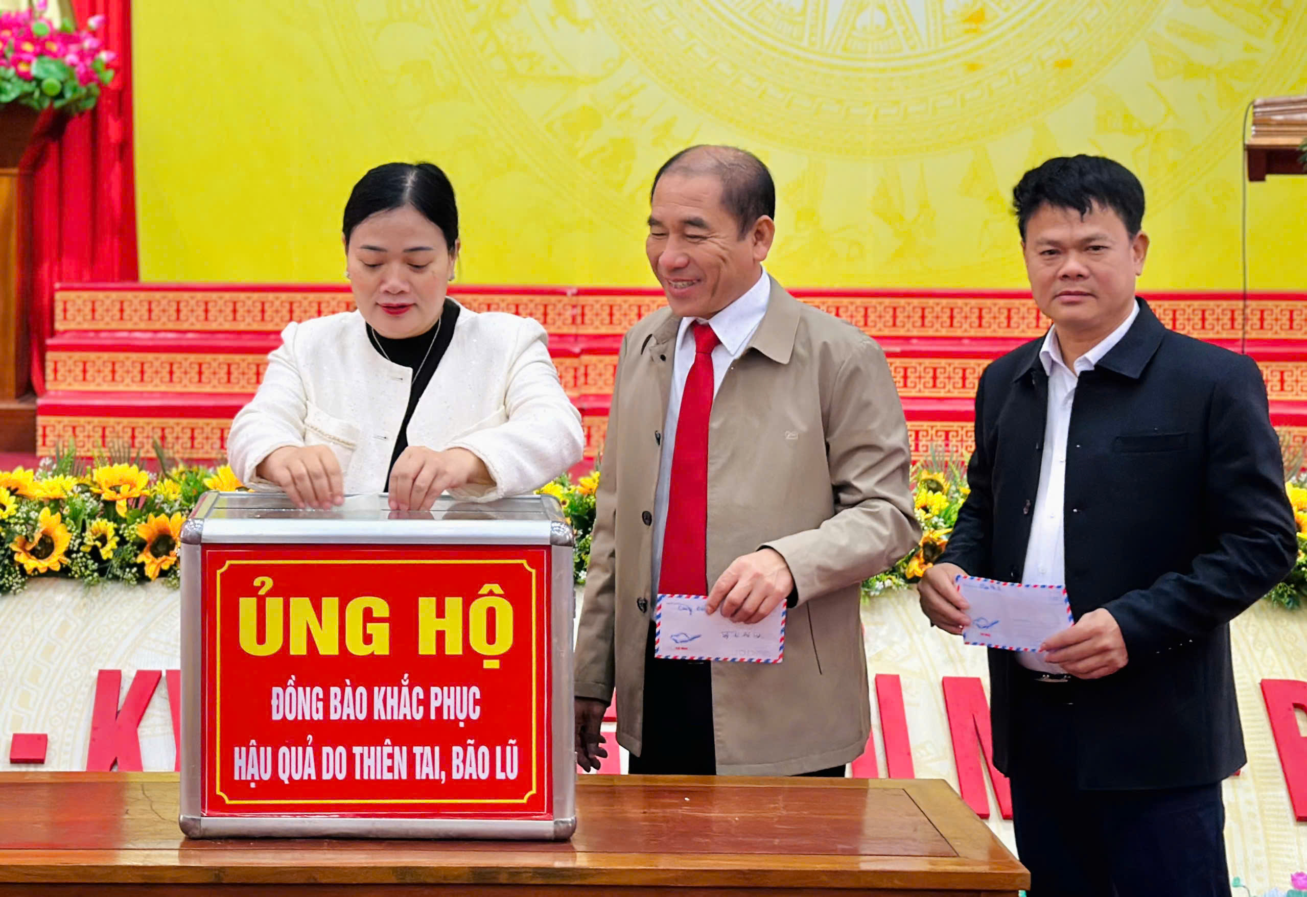 Xã Toàn Lưu ủng hộ đồng bào khắc phục hậu quả do thiên tai, bão lũ