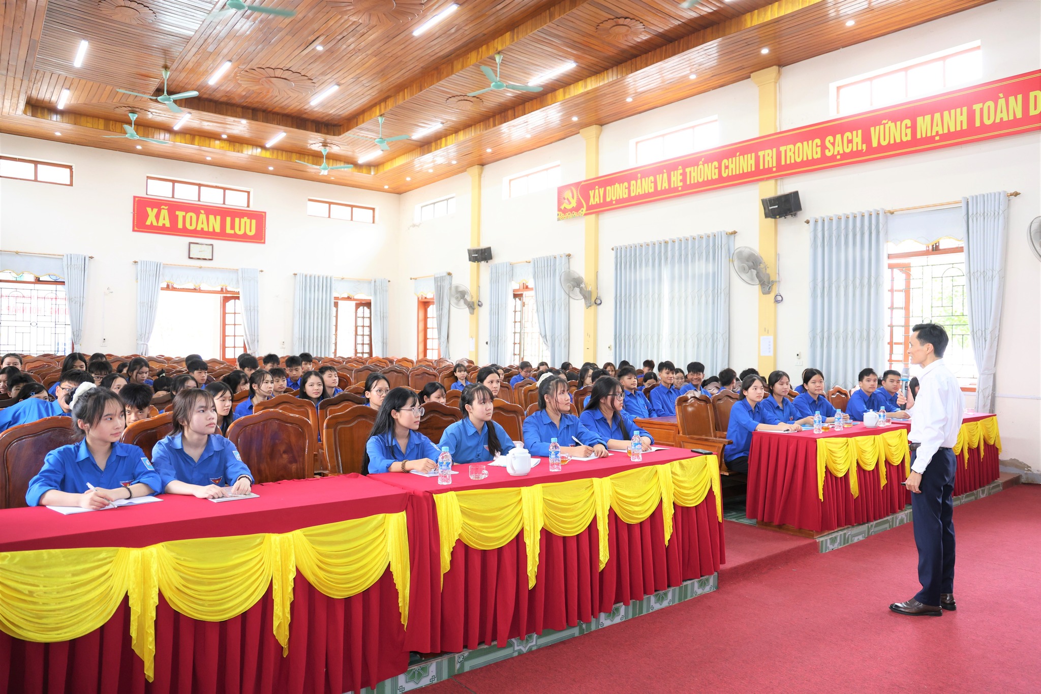 Bồi dưỡng đối tượng Đoàn cho 95 đội viên ưu tú đến từ trường THCS Tô Hiến Thành 