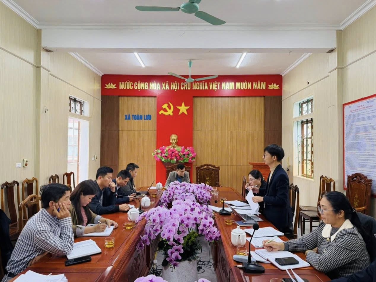 UBND xã Toàn Lưu triển khai bình xét danh hiệu "Gia đình văn hóa", "Thôn văn hóa" và rà soát cải cách hành chính năm 2025