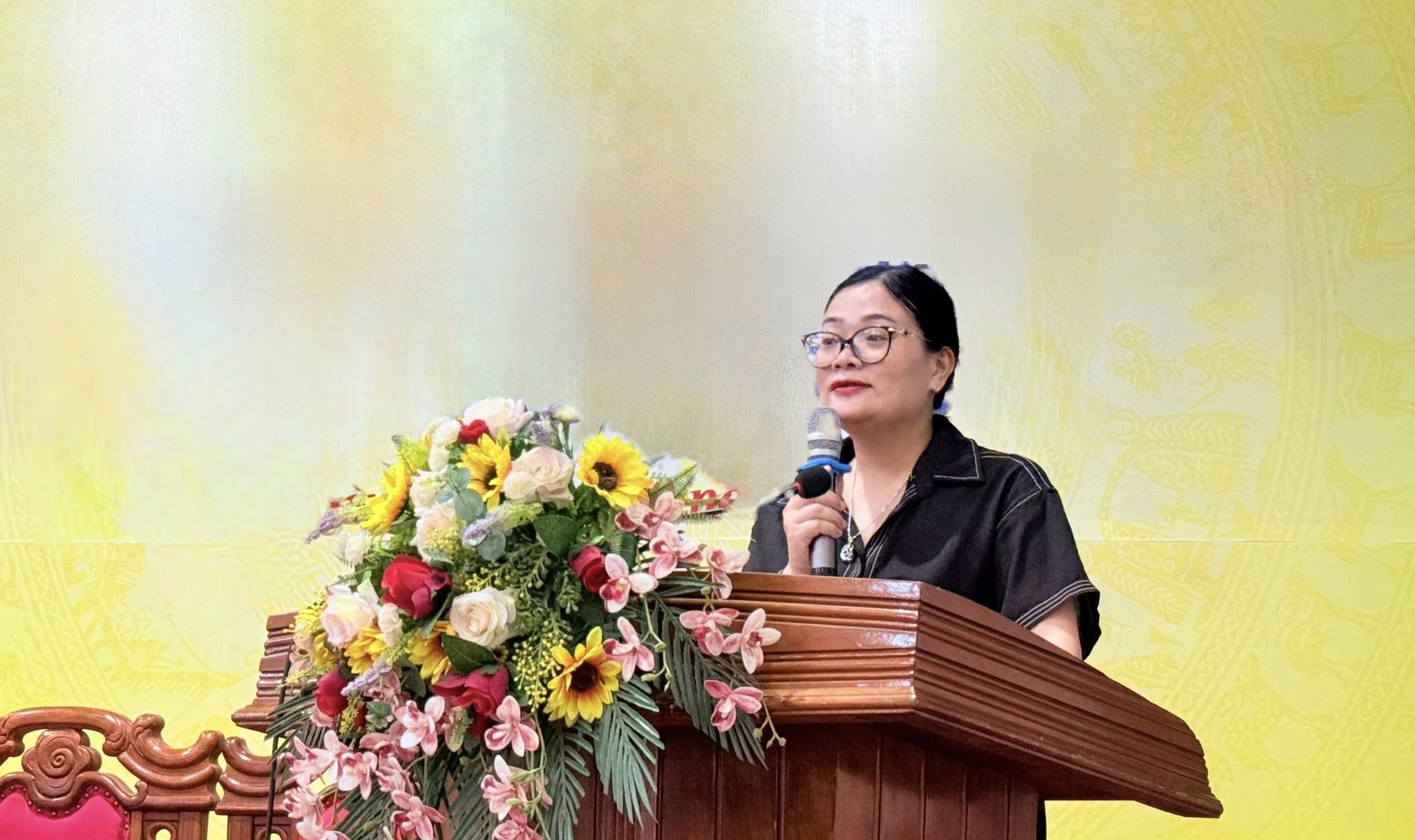 Thường trực Đảng ủy xã Toàn Lưu thông báo nhanh kết quả Đại hội Đảng bộ tỉnh lần thứ XX và phát động ủng hộ nhân dân bị thiệt hại do bão số 10 gây ra