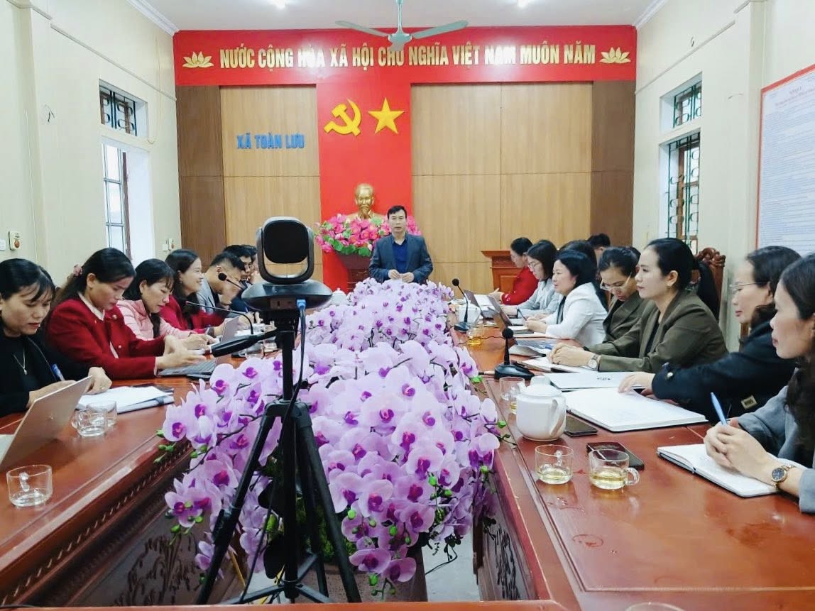 Xã Toàn Lưu tổ chức họp Ban chỉ đạo thực hiện phổ cập giáo dục và làm việc với các trường tiểu học trên địa bàn