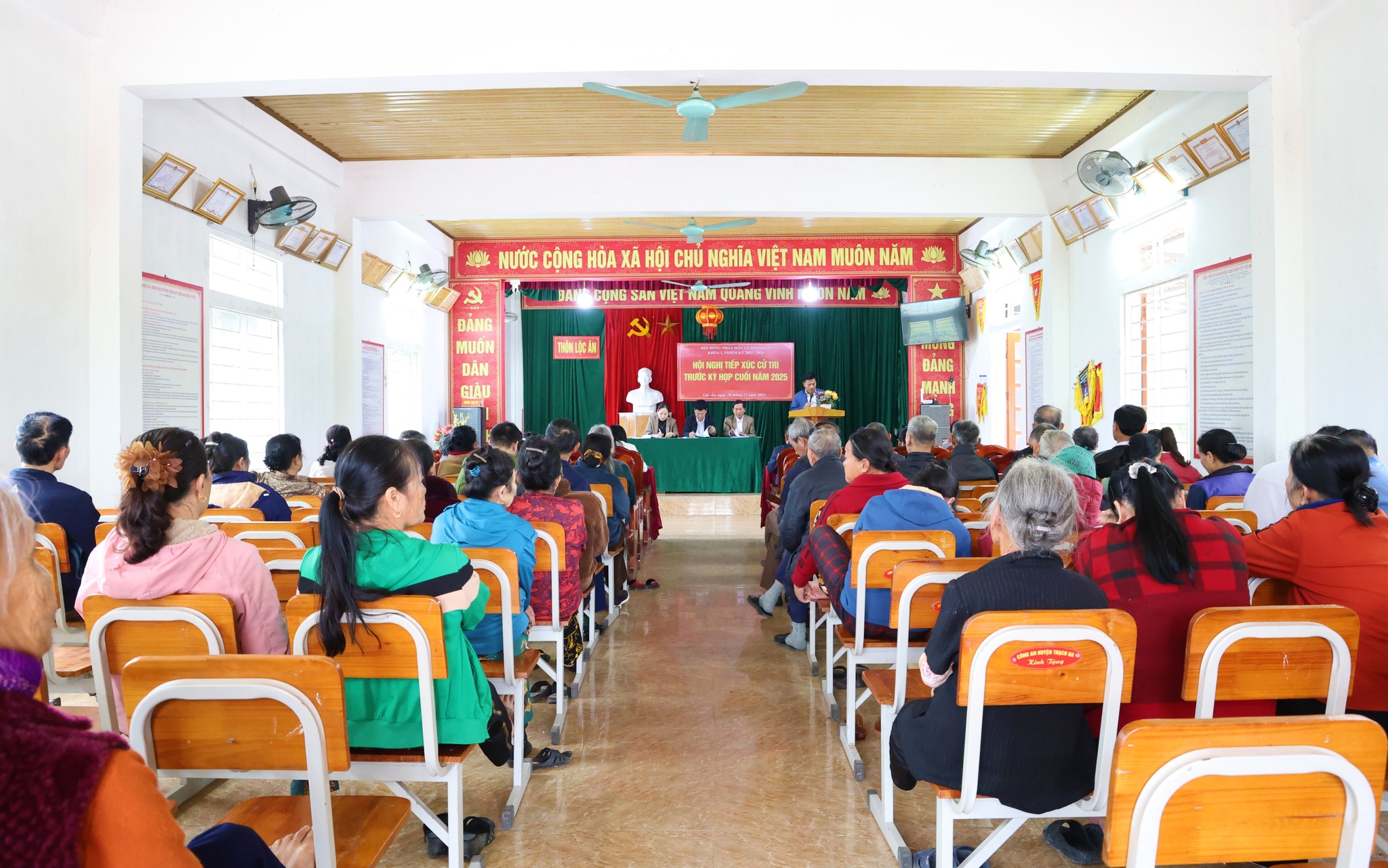 Có hơn 80 lượt kiến nghị, phản ánh của cử tri xã Toàn Lưu được làm rõ tại Hội nghị tiếp xúc cử tri trước kỳ họp thứ 4 