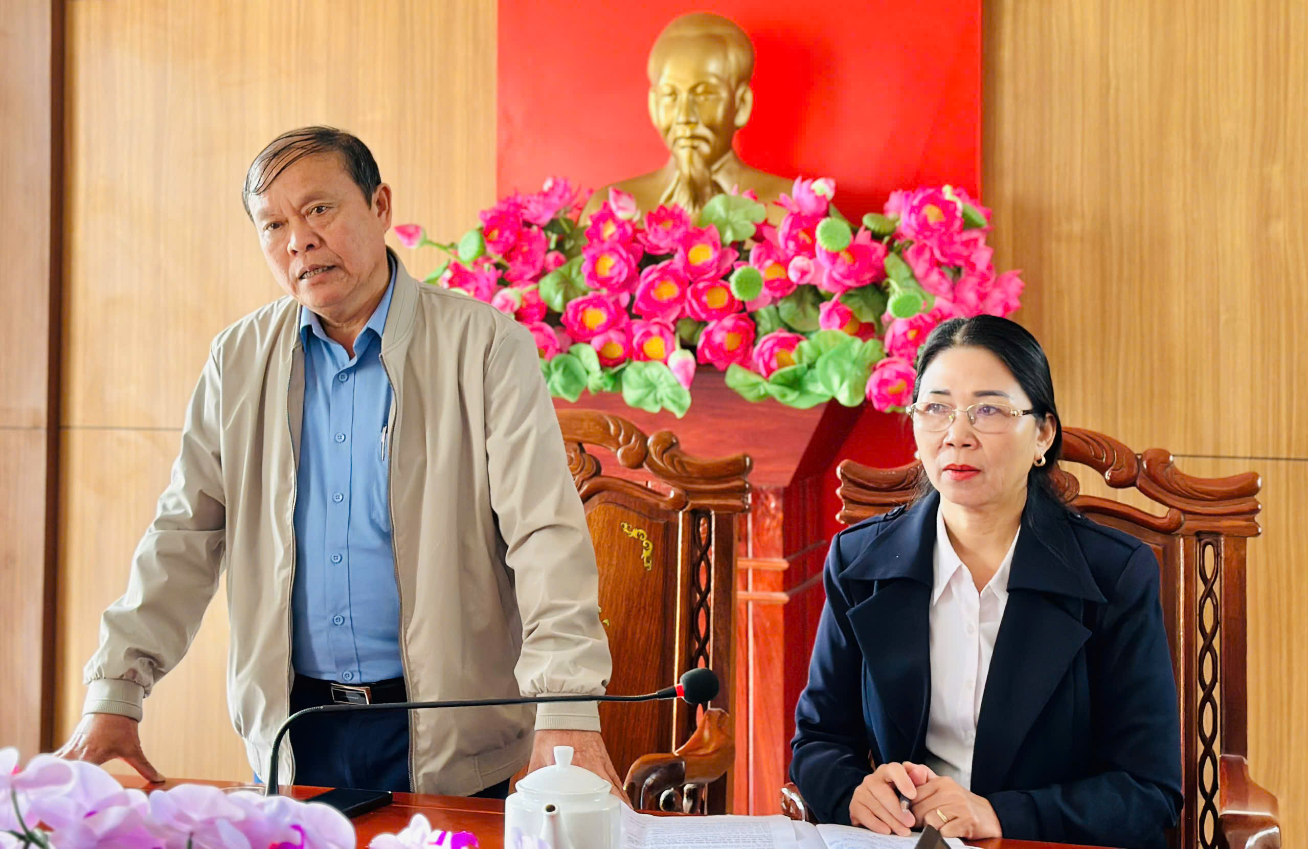 Lãnh đạo xã Toàn Lưu chủ trì, giải quyết các kiến nghị, phản ánh của công dân tại phiên tiếp dân định kỳ tháng 11