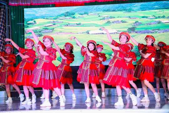 Cụm dân cư Song Hoành gặp mặt cán bộ, nhân dân và con em xa quê sau sáp nhập thôn mới Thạch Vĩnh 