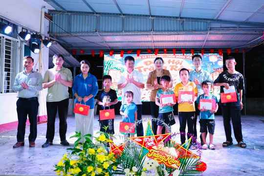 Đêm hội trăng rằm – Món quà ý nghĩa cho trẻ em thôn Đồng Vĩnh dịp Tết Trung thu 
