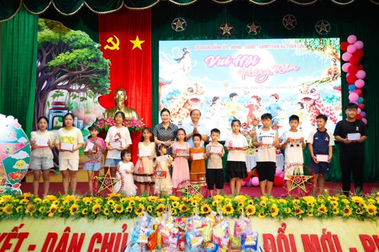 Vầng trăng cổ tích – Vui Tết Trung thu