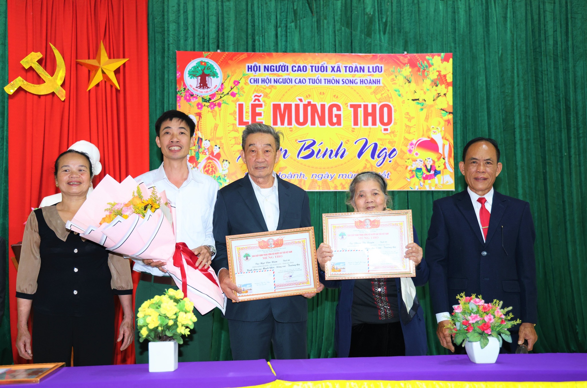 CHÚC THỌ, MỪNG THỌ 316 NGƯỜI CAO TUỔI Ở XÃ TOÀN LƯU