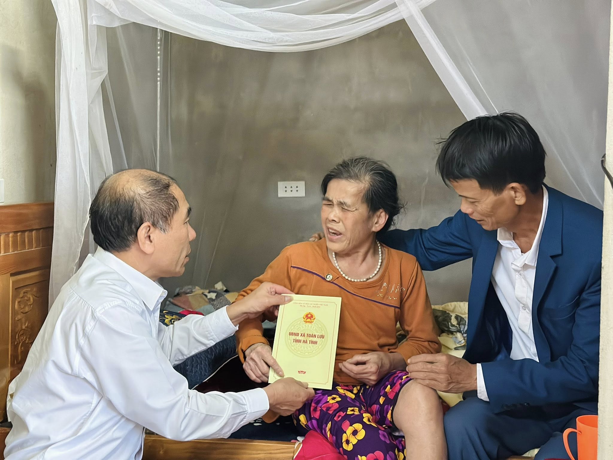 Toàn Lưu trao quà Tết của Đảng, Nhà nước cho Nhân dân trước thềm năm mới 2026