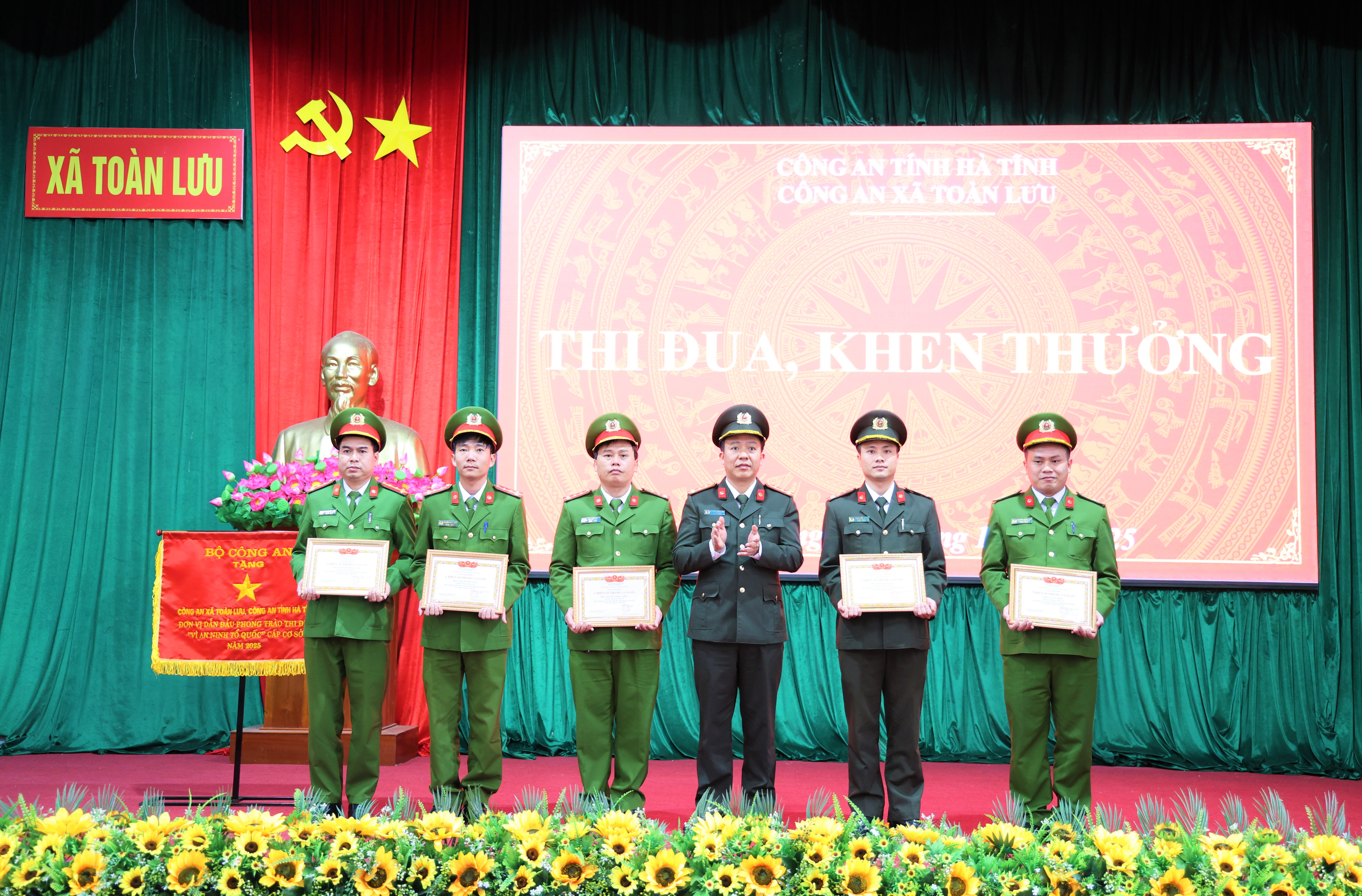 Toàn Lưu thống nhất các nội dung chuẩn bị cho Kỳ họp HĐND xã cuối năm 2025